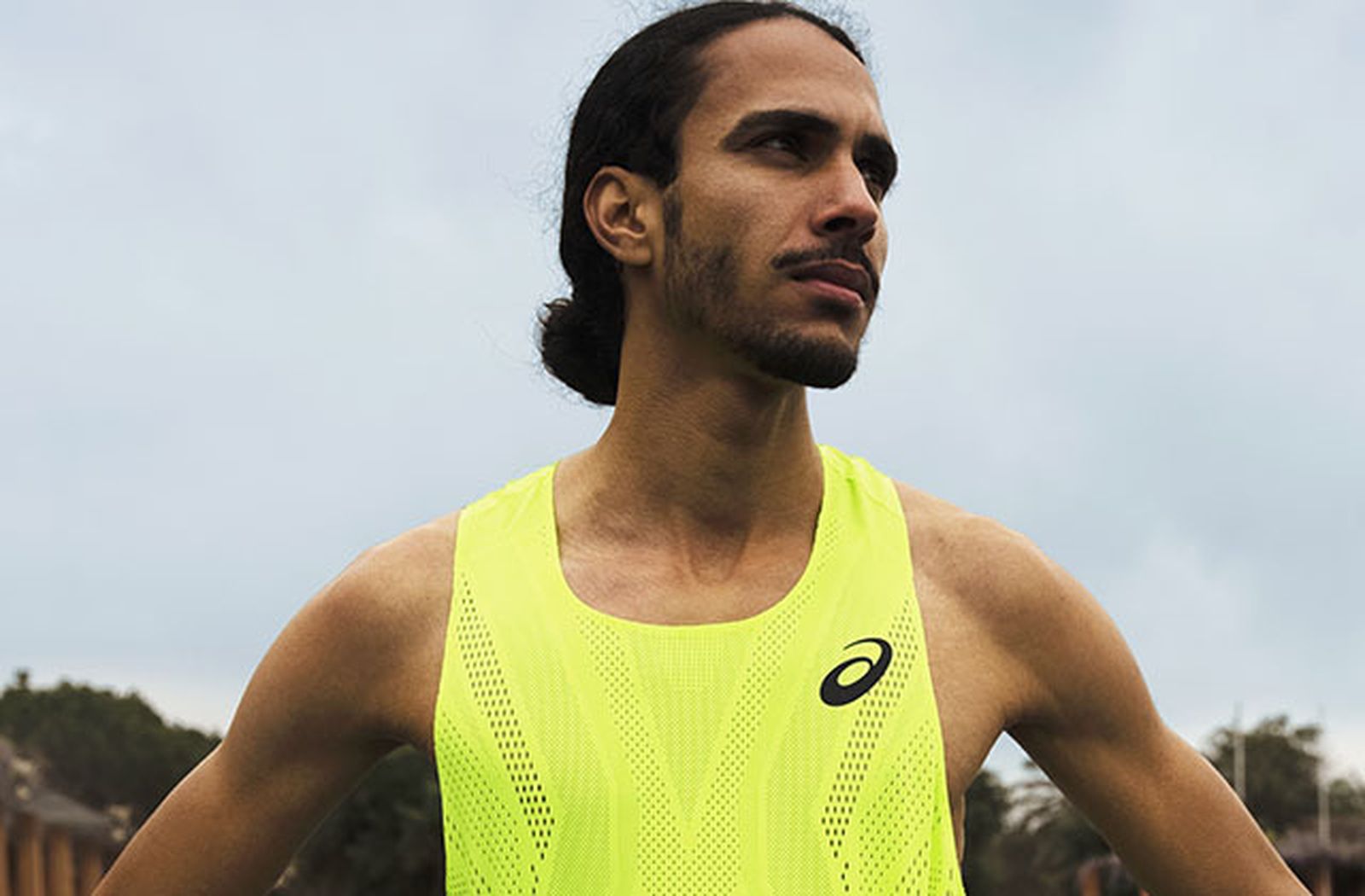 Katir, en un posado.