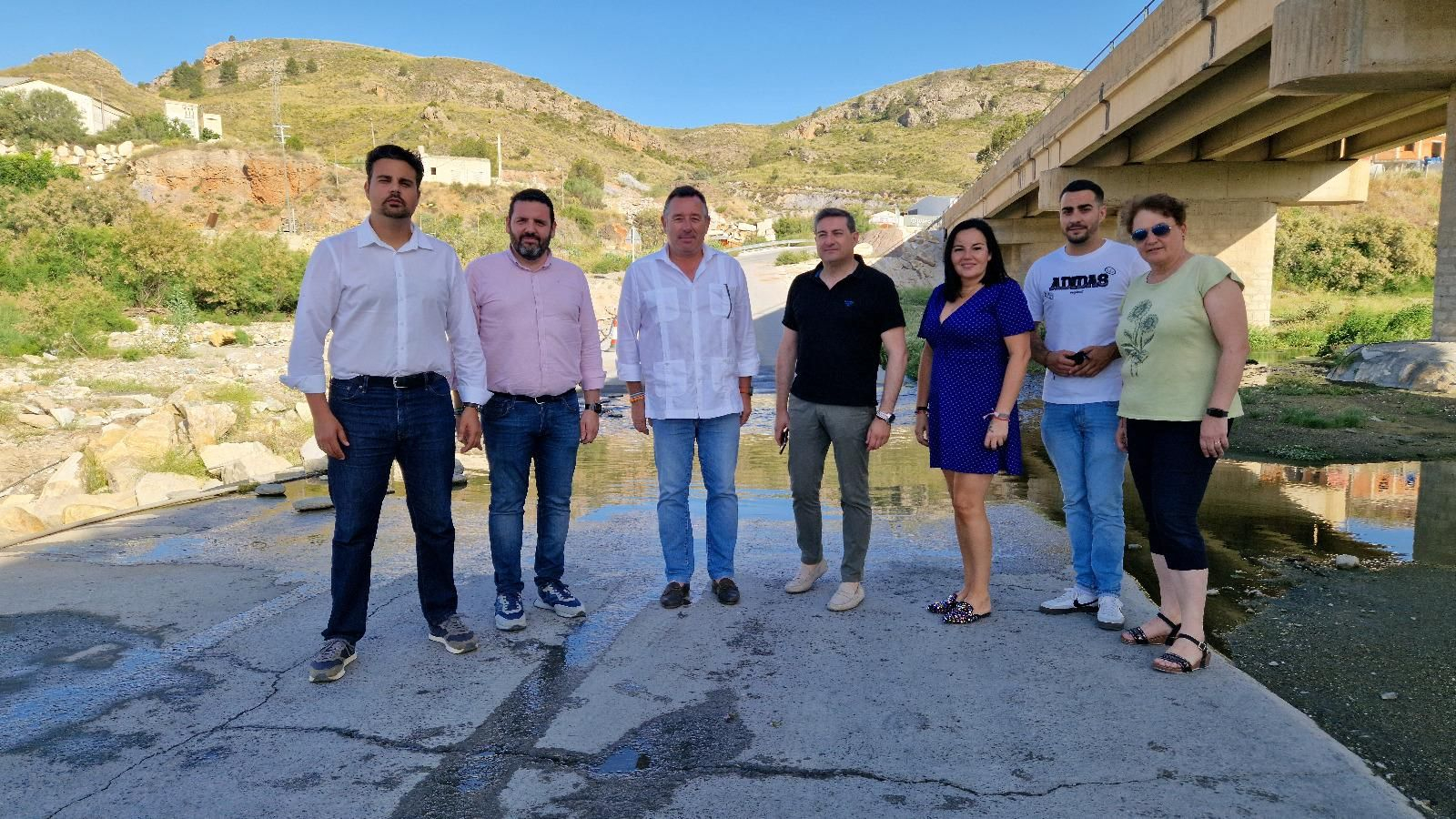 Visita de los socialistas almerienses al Río Almanzora.