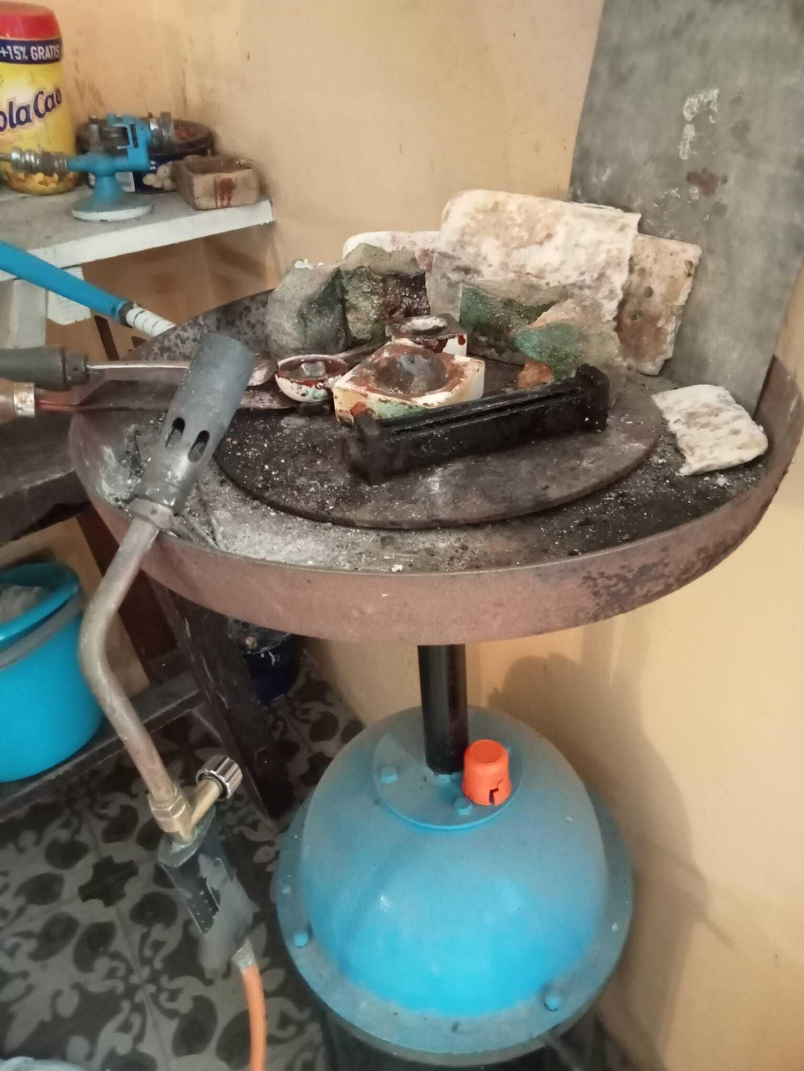 Cazoletas, recipientes para fundir en su interior Cazoletas, recipientes para fundir en su interior