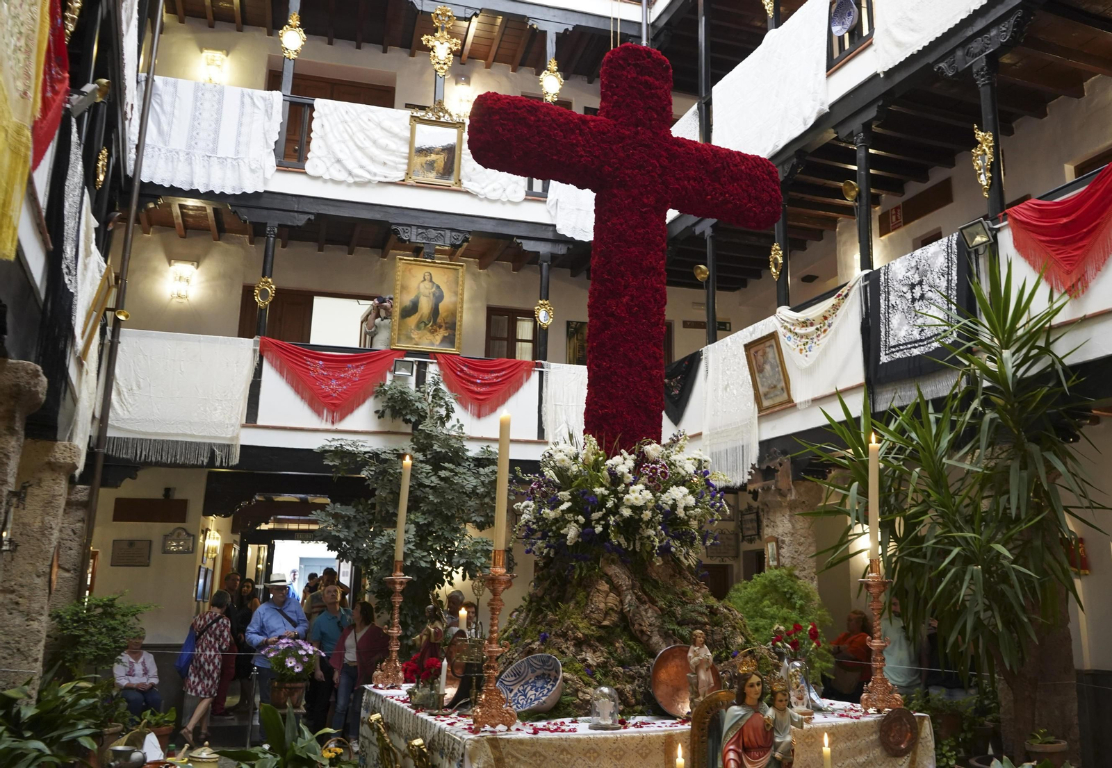 Así celebra Granada sus Cruces, en imágenes