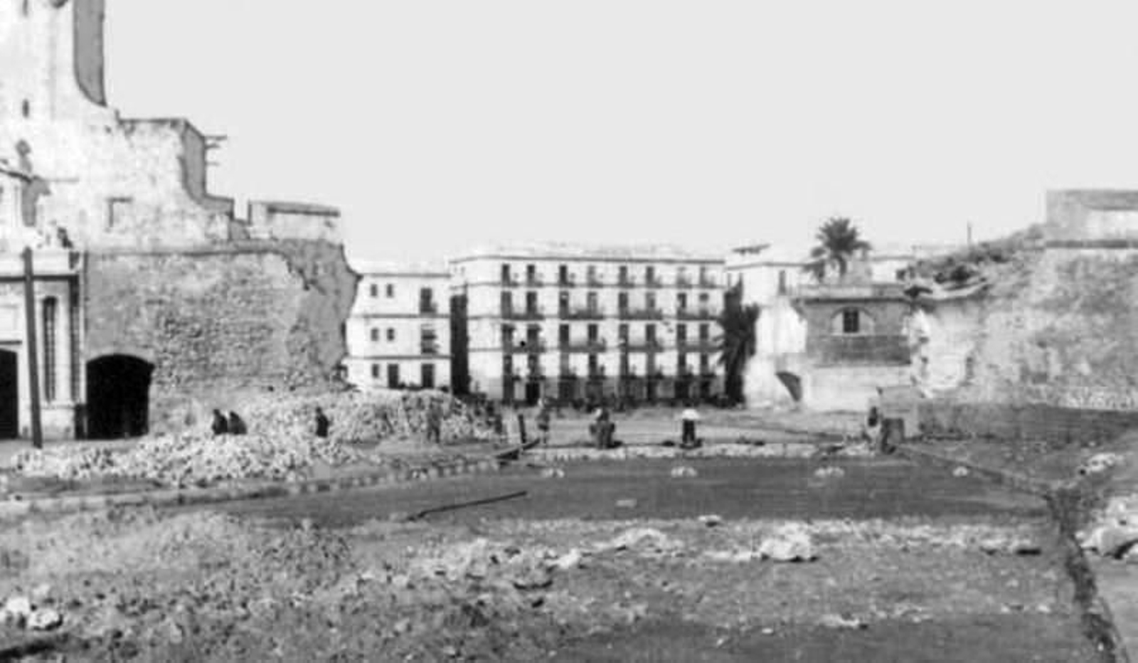 Planos e imágenes inéditas de la reforma de la Puerta de Tierra de Cádiz