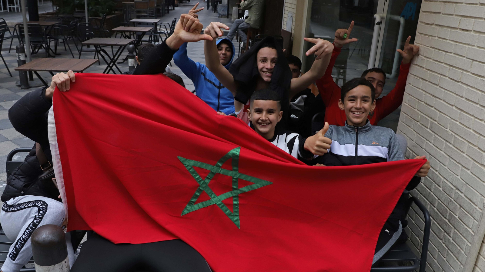 Fotos del ambiente durante el Marruecos - España en Algeciras