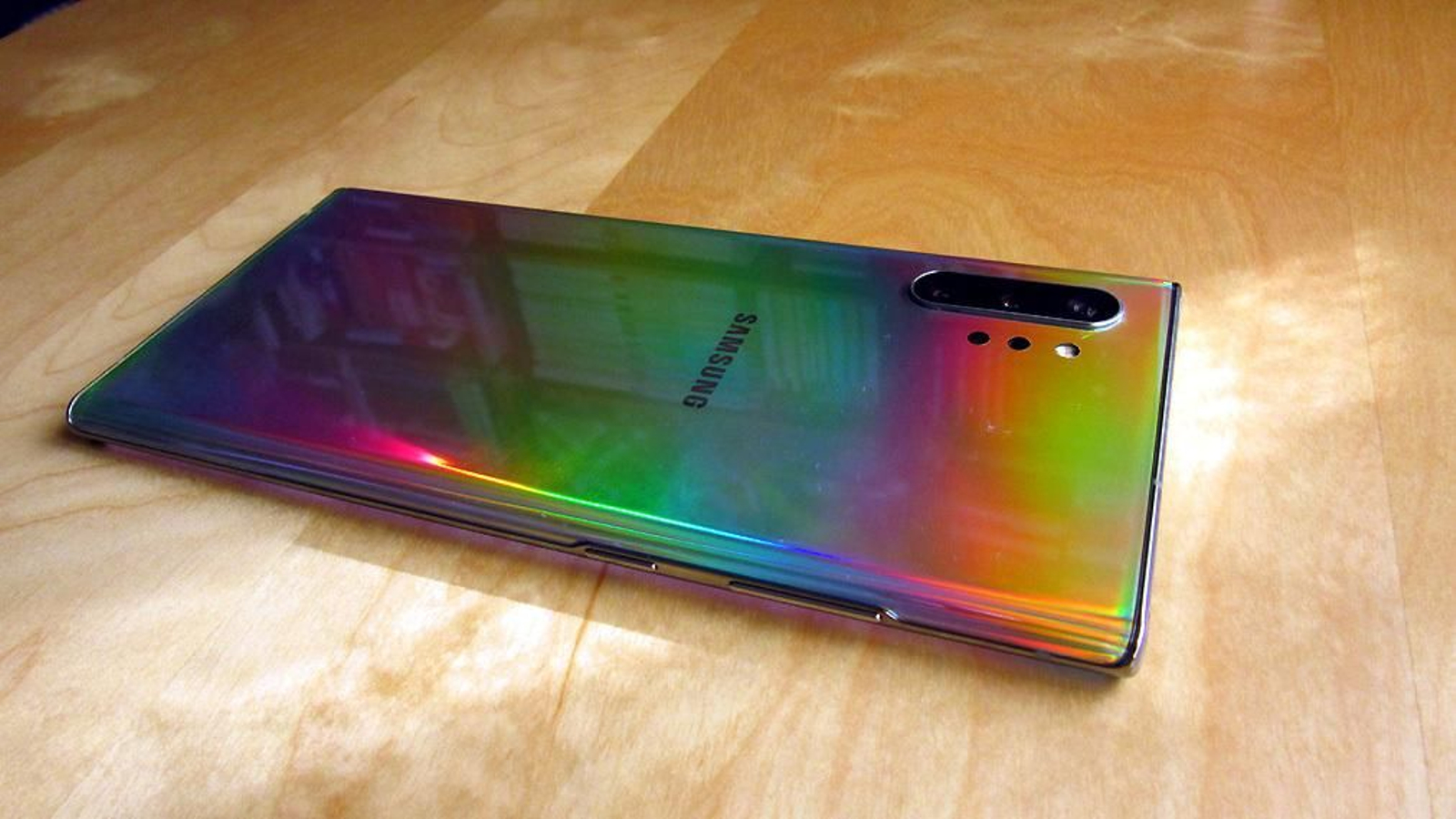 Análisis del Samsung Galaxy Note10+ - Trasera con acabado Aura Glow