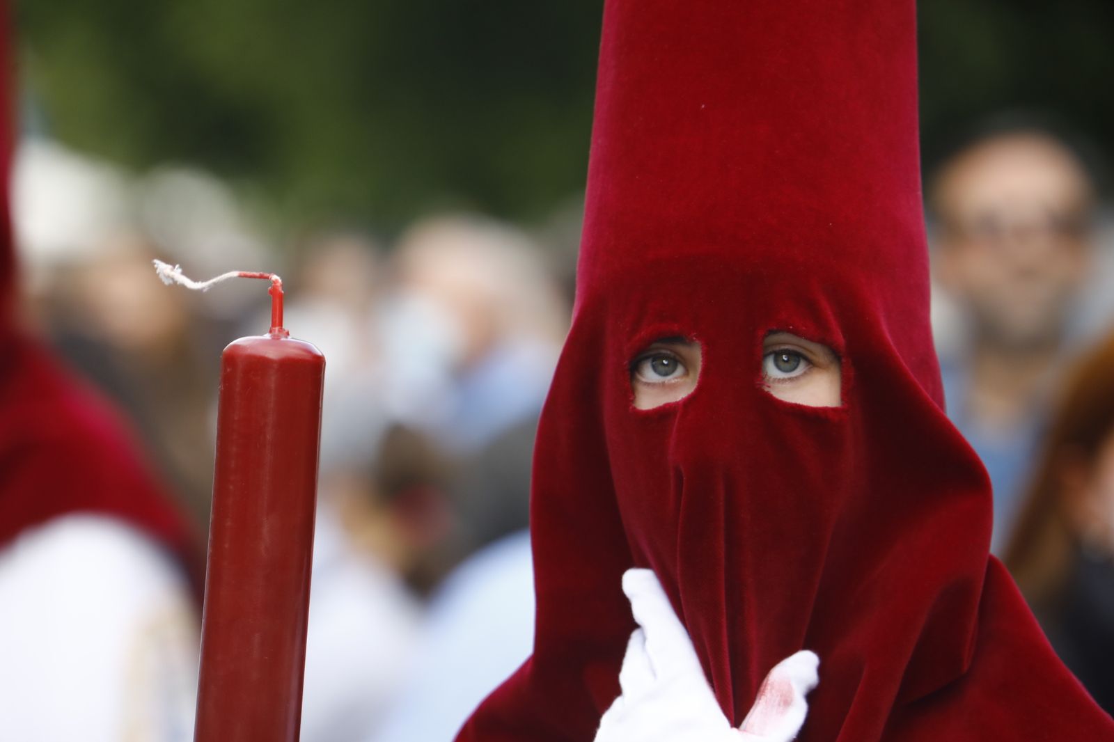 Jueves Santo en Córdoba: La procesión de la Sagrada Cena, en imágenes