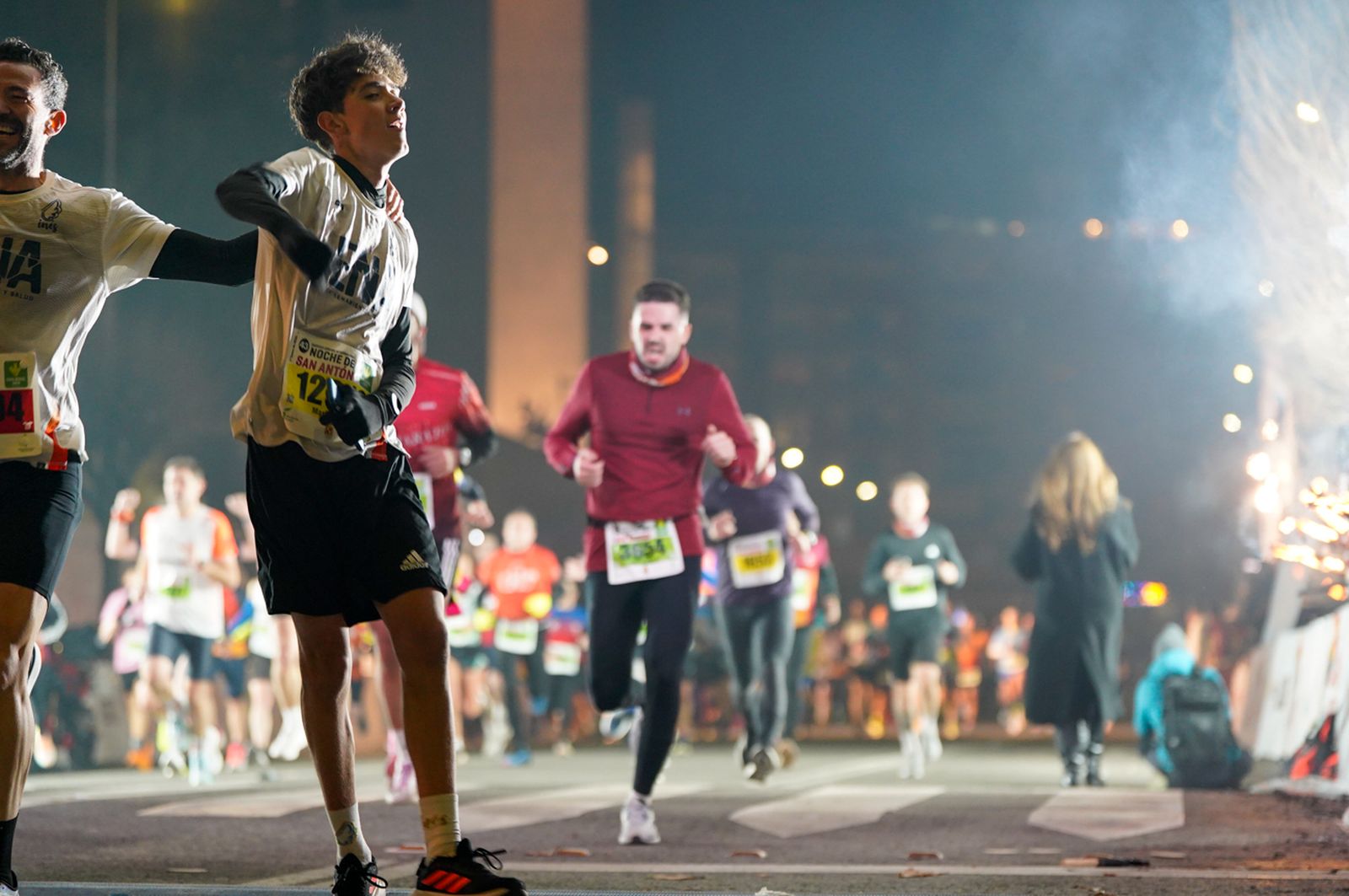 En imágenes: búscate en tu llegada a meta de la Carrera de San Antón 2026 (8)