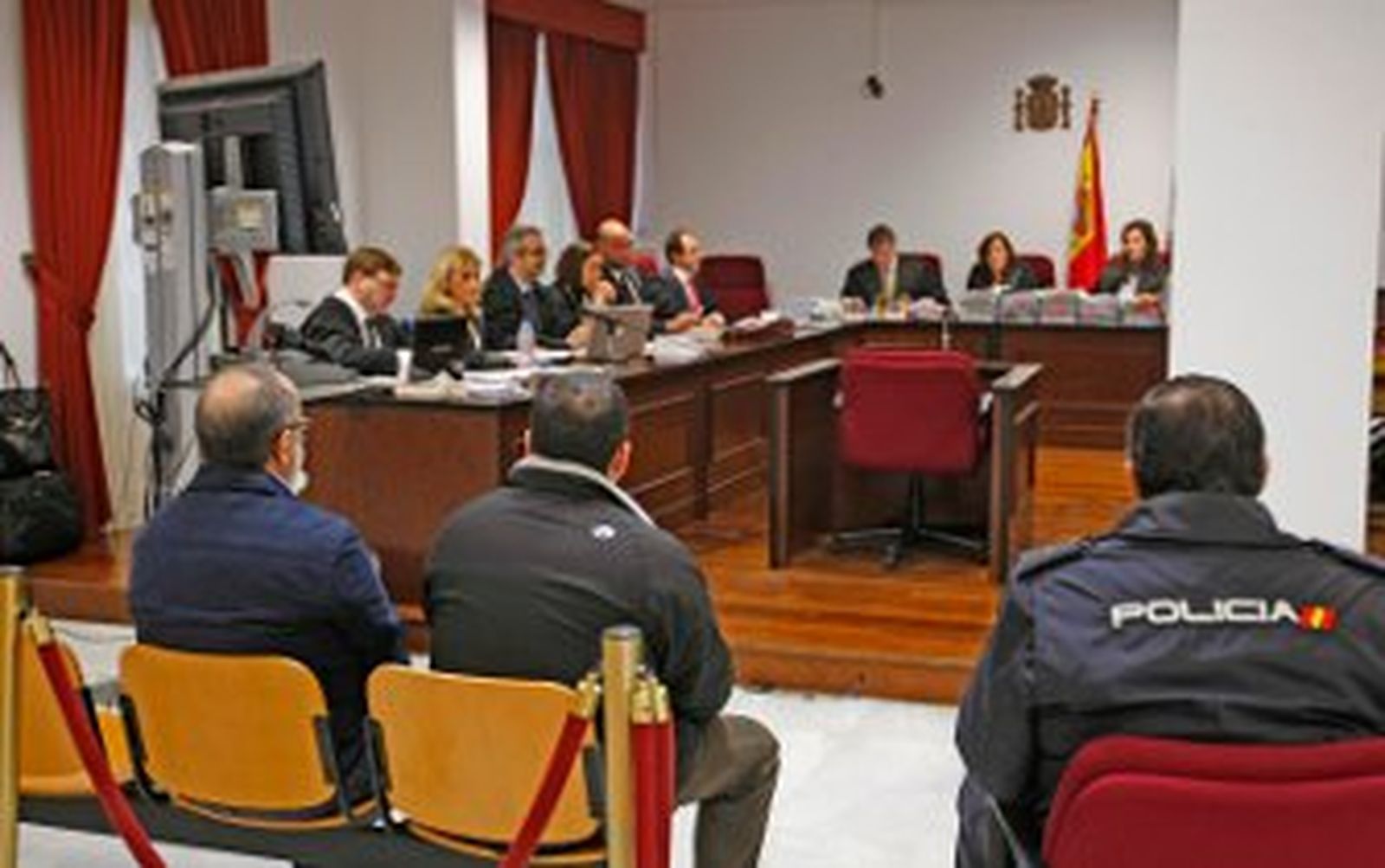 "Axa le abrió las puertas porque traía clientes"