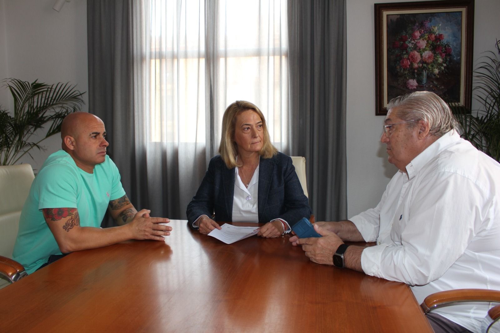 Motril destina 600.000 euros para el arreglo integral de la piscina  municipal