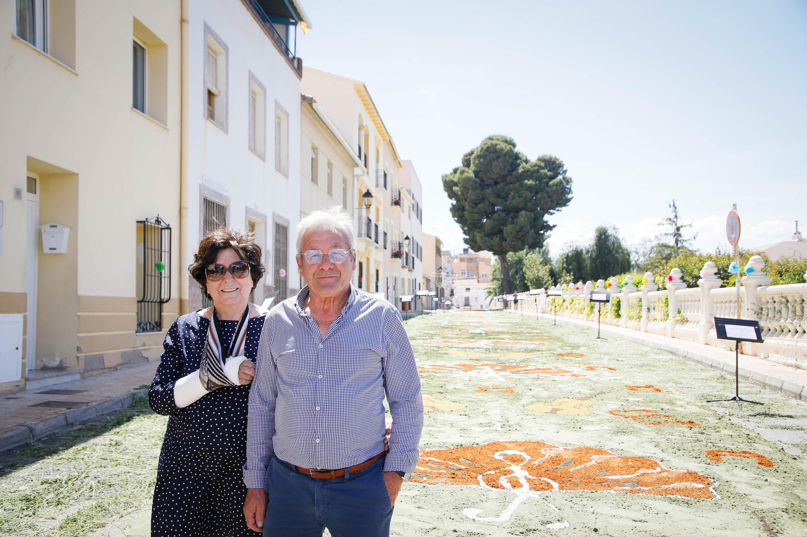 Así es la gran alfombra de serrín para que levite la Virgen de Fátima de Tíjola
