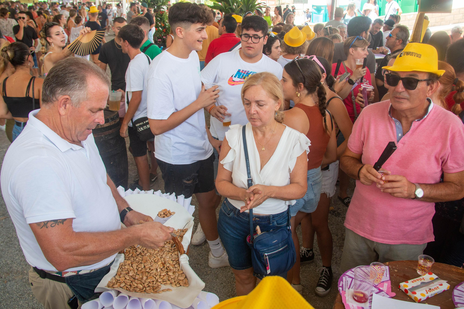 ¿No te has perdido el primer día de Feria de Almuñécar? ¡Búscate!