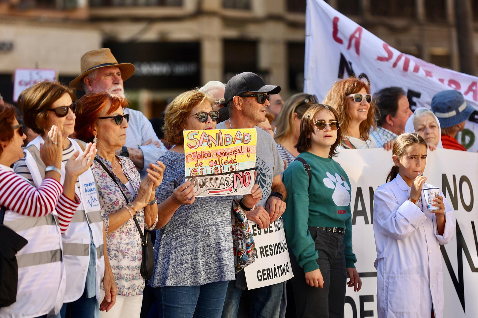 La Marea Blanca sale a las calles de Málaga para defender la sanidad pública andaluza