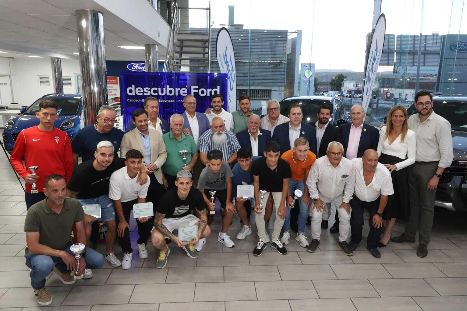 Todos los premiados por La Bufanda posaron al final de la XI Gala del Deporte