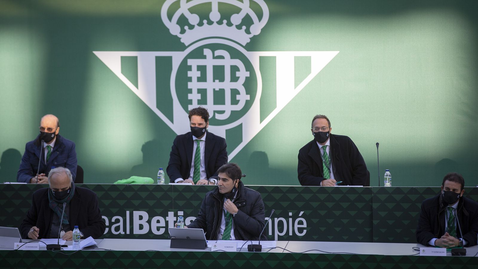 Imagen del consejo de administración en la última junta de accionistas.