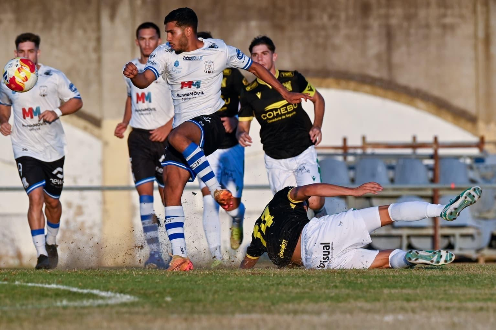 Las mejores imágenes del Jerez Industrial-Sanluqueño en el Pedro Garrido