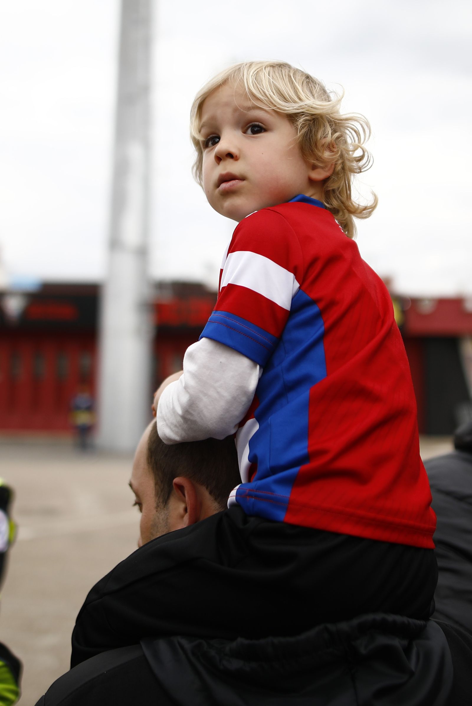 Así fue el recibimiento al Granada CF en el campo del Mirandés