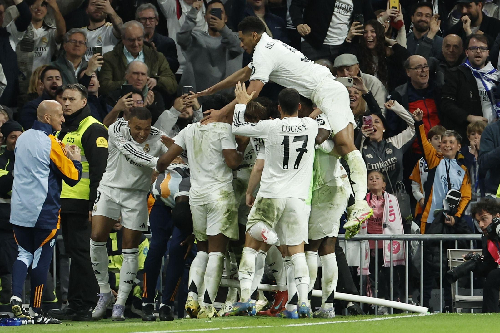 Las fotos del Real Madrid - Real Sociedad camino del Estadio de la Cartuja