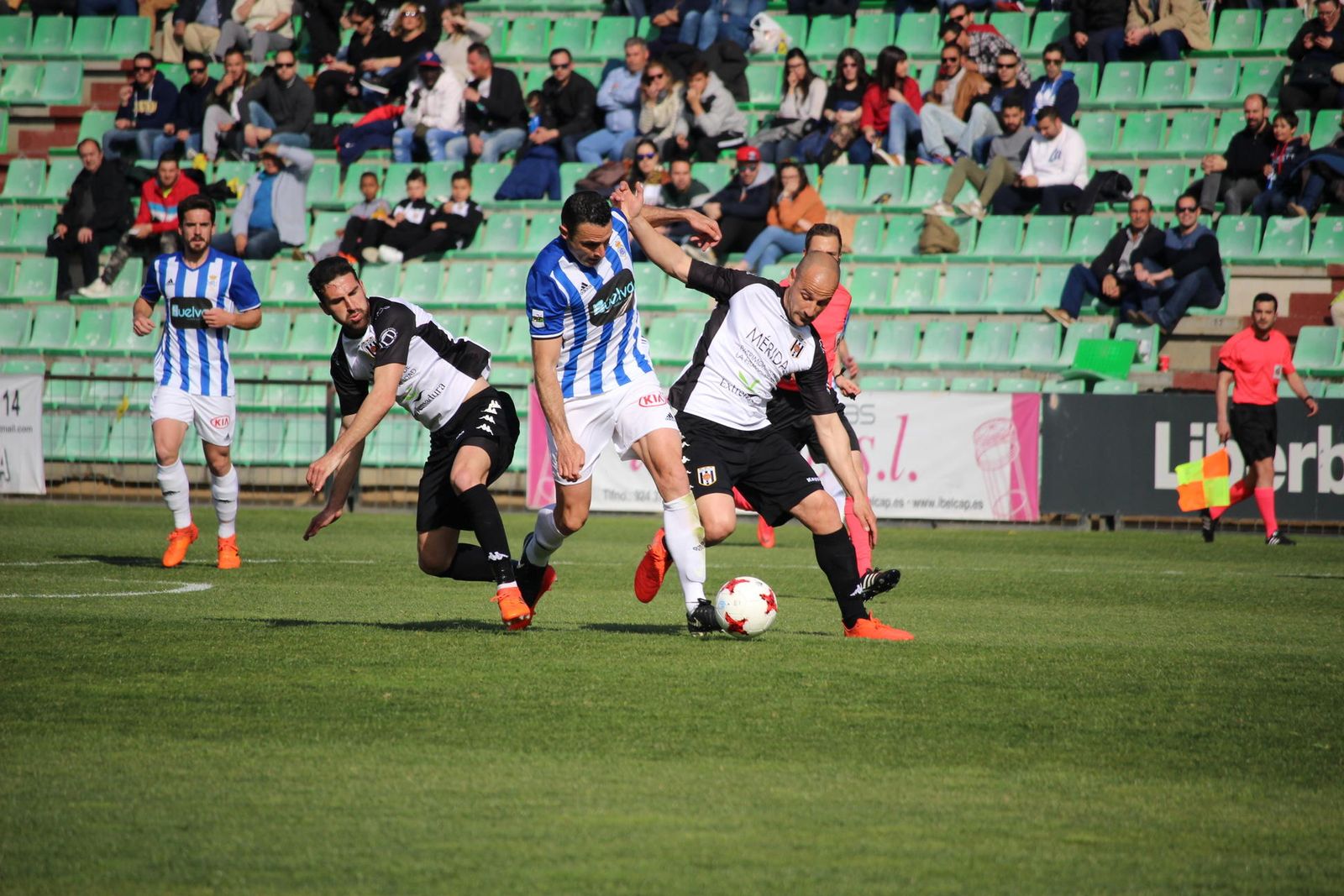 Mérida-Recre, de la temporada 17/18, que pitó Cambronero González.