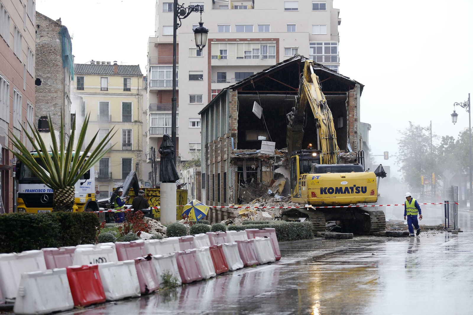 Las fotos de la demolición de La Mundial