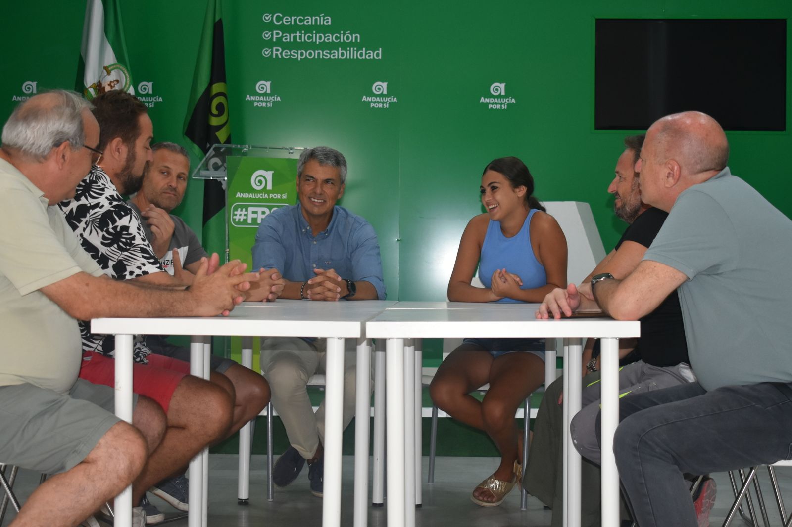 La isleña Lucía Baizán, finalista de 'La Voz Kids', con Fran Romero y dirigentes de AxSí.