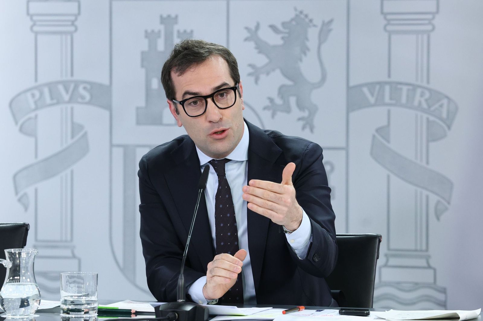 El ministro de Economía, Comercio y Empresa, Carlos  Cuerpo , en rueda de prensa tras el primer Consejo de Ministros del año.