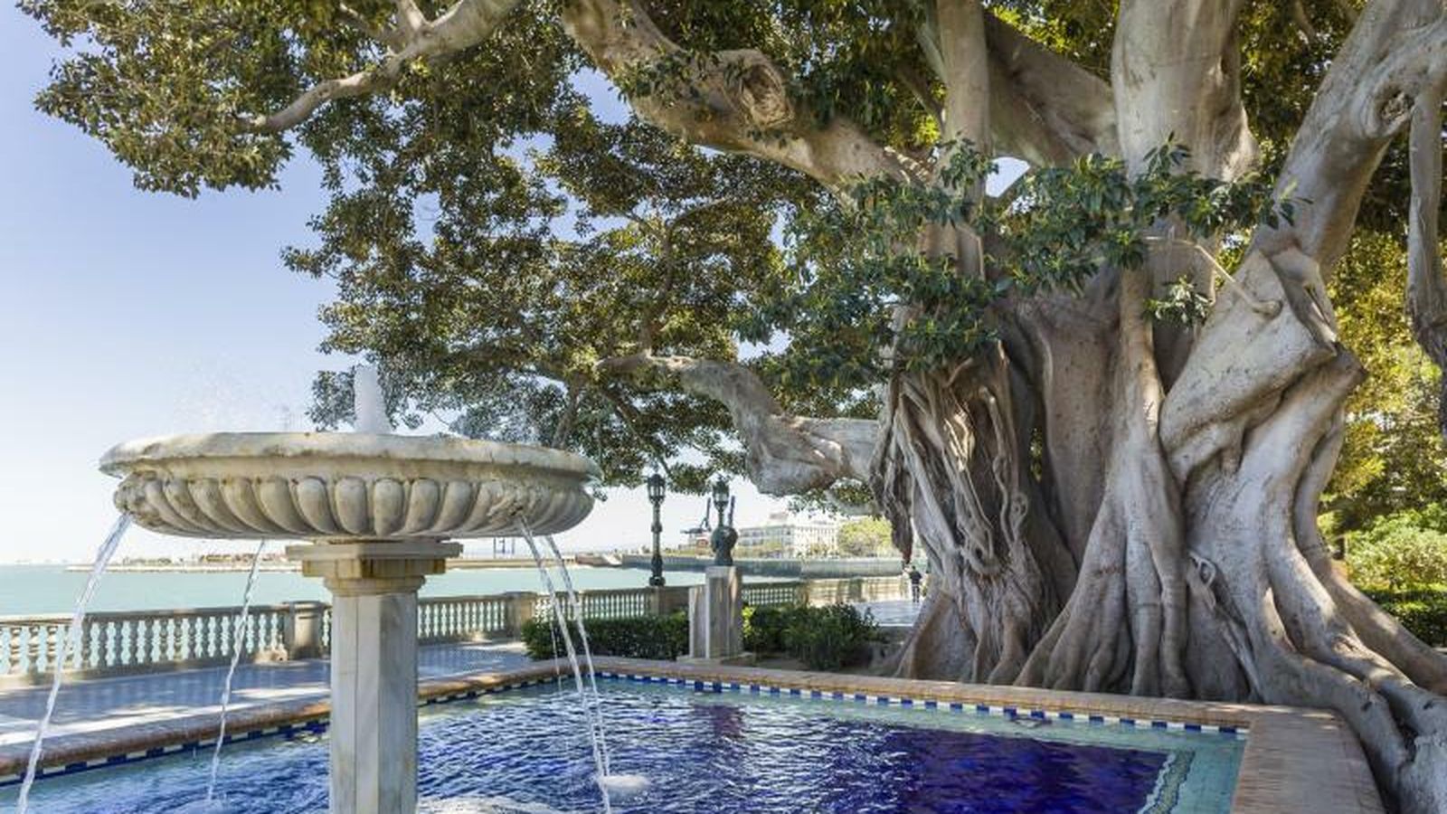 Fuente en la Alameda Apodaca.