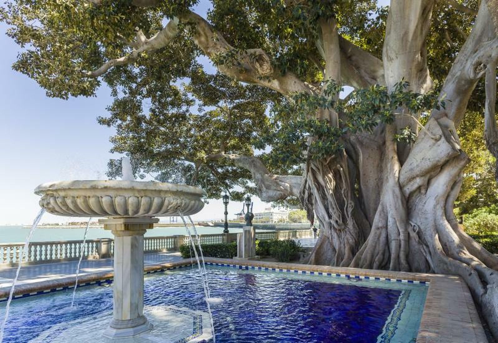 Fuente en la Alameda Apodaca.