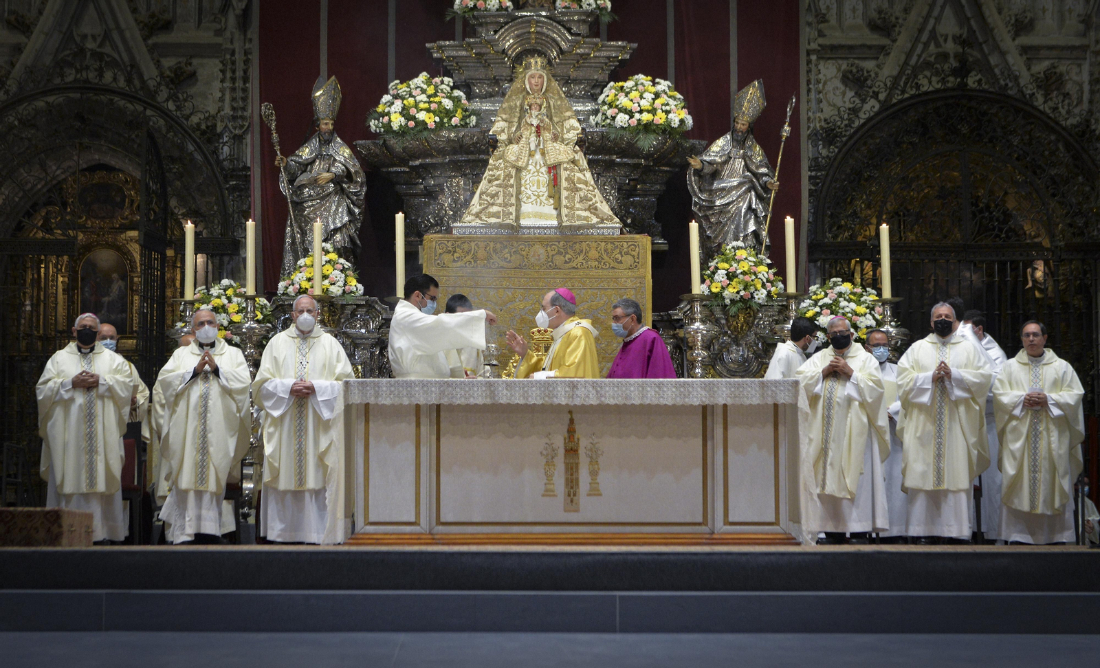 La Misa de despedida de Monseñor Asenjo, en imágenes