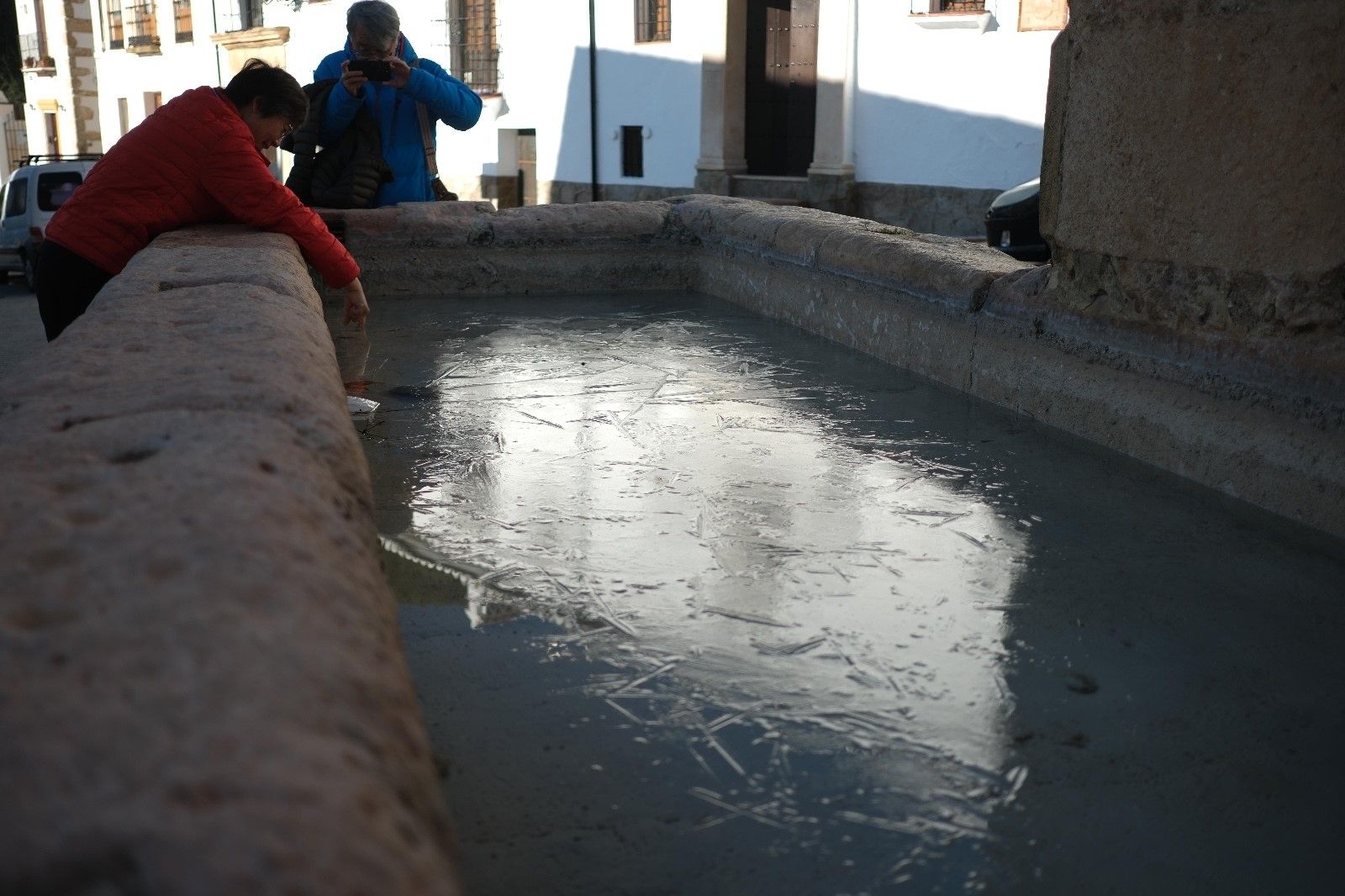 La Fuente de los Ocho Caños de Ronda, congelada este martes 7 de enero.