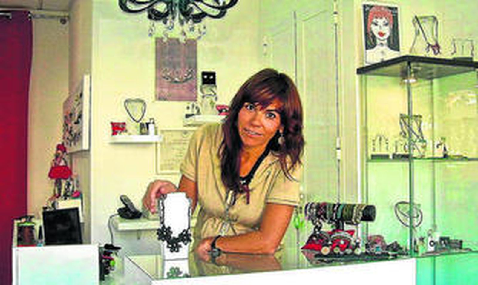 Marta Hervás convierte los dibujos infantiles en joyas imperedederas