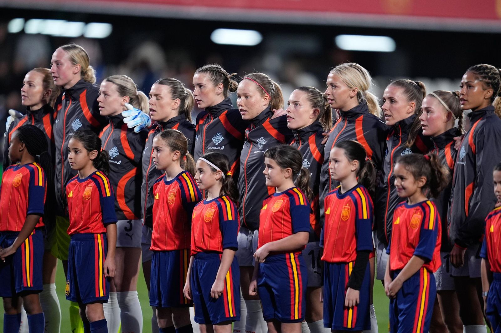 Las fotos del España-Islandia de fútbol femenino