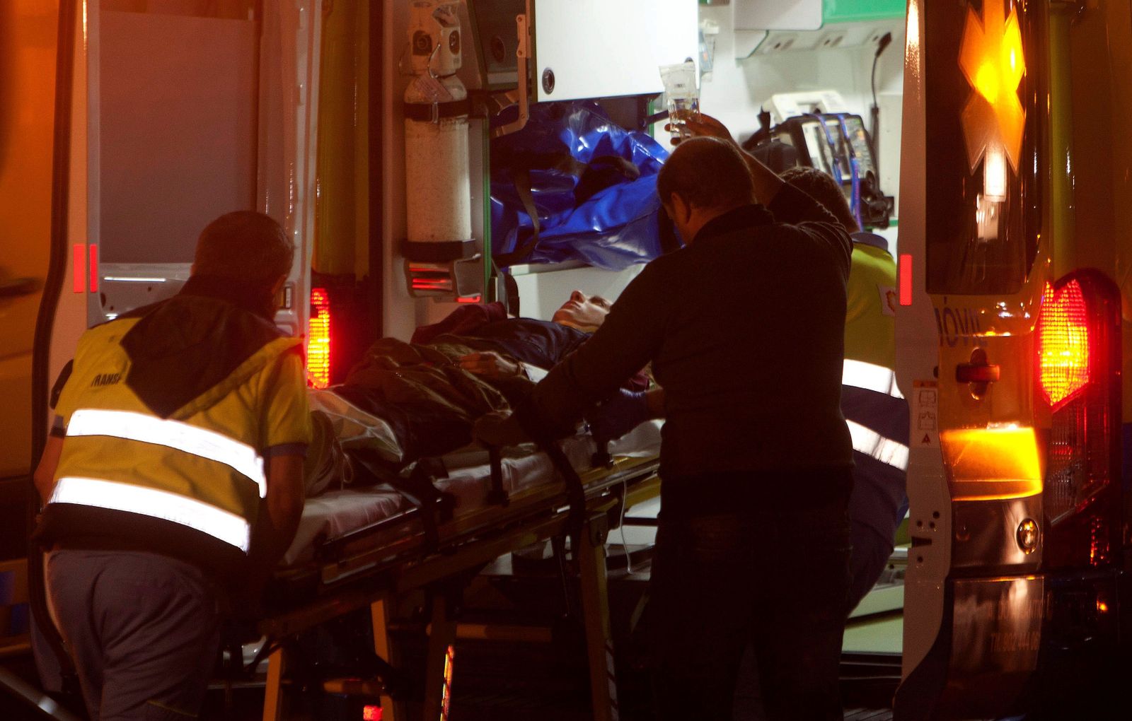 Imágenes de la caída al mar de los asistentes al festiva O Marisquiño
