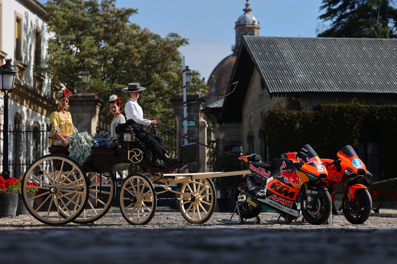Pedro Acosta y Remy Gardner 'ruedan' en González Byass