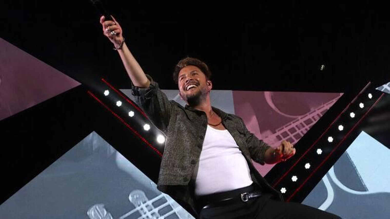 Manuel Carrasco, durante el concierto que dio el año pasado en Lucena