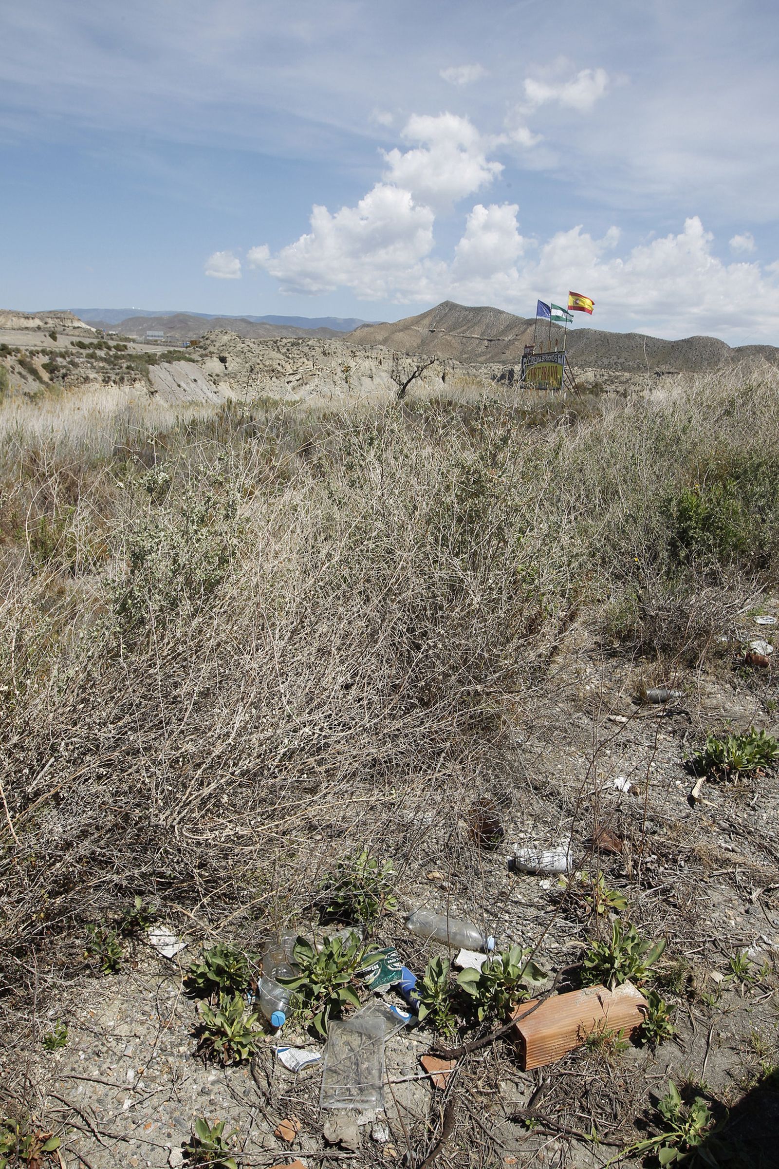 Fotogalería basura en el Desierto de Tabernas