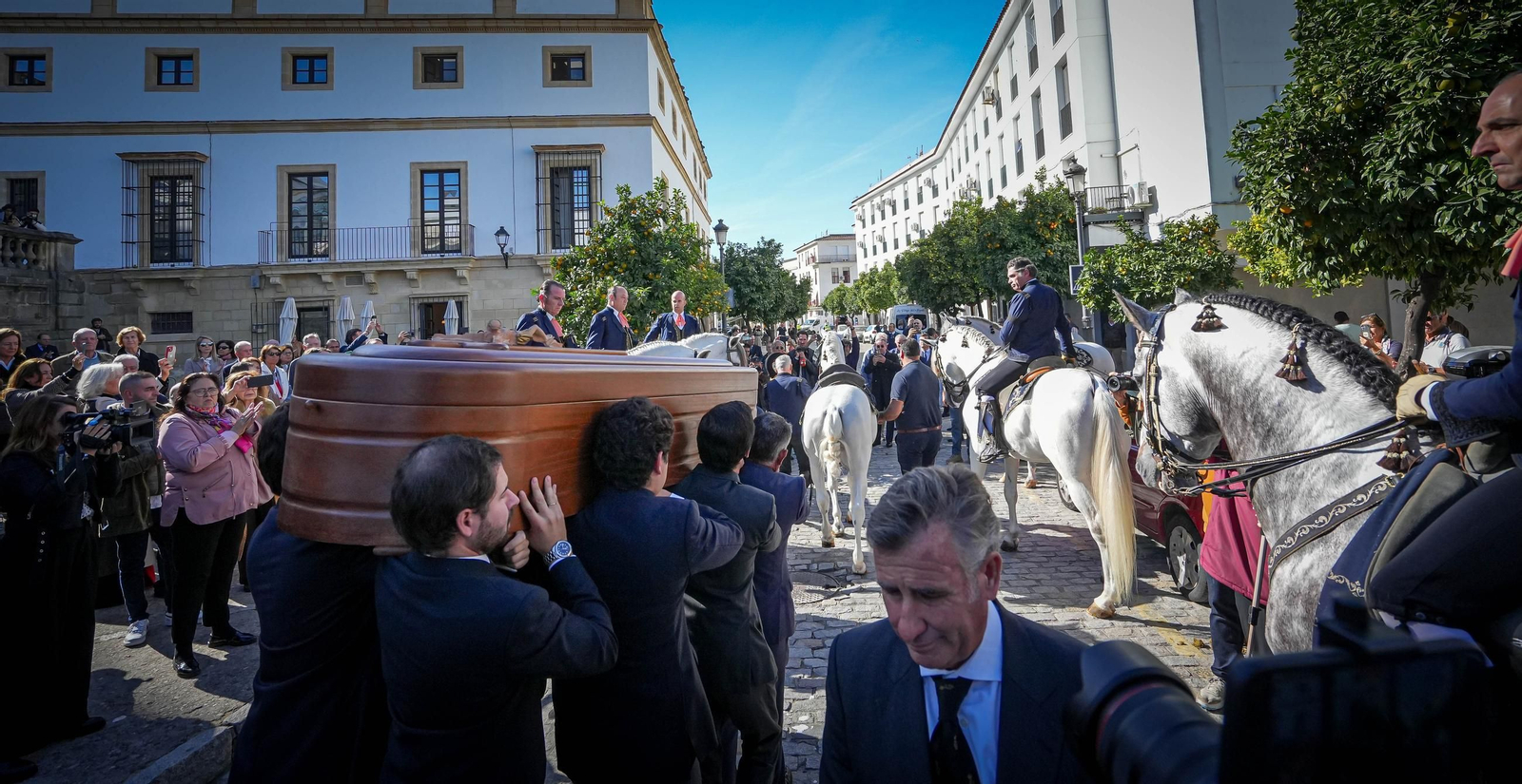 Imágenes del funeral de Álvaro Domecq en la catedral de Jerez