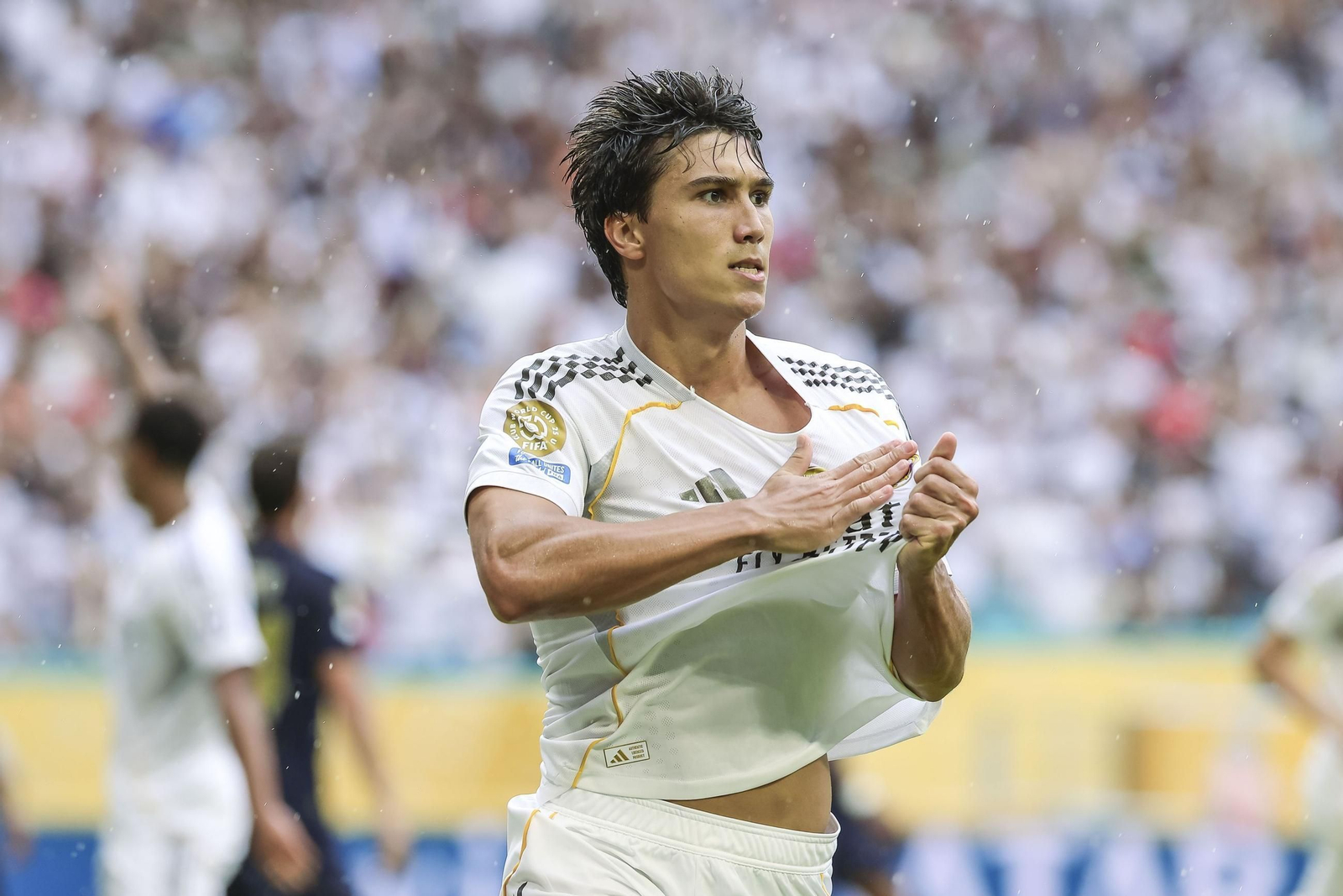 Gonzalo celebra su gol a la Juventus.