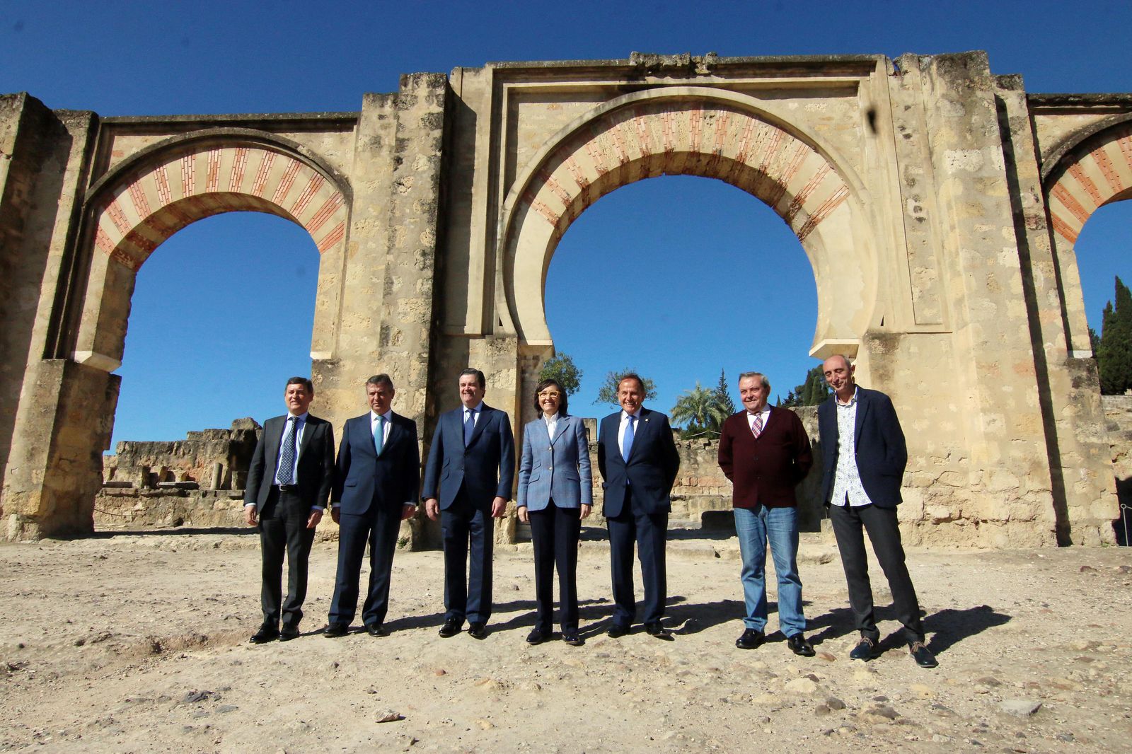 La visita institucional realizada ayer al conjunto por responsables de la Consejería de Cultura y Endesa.