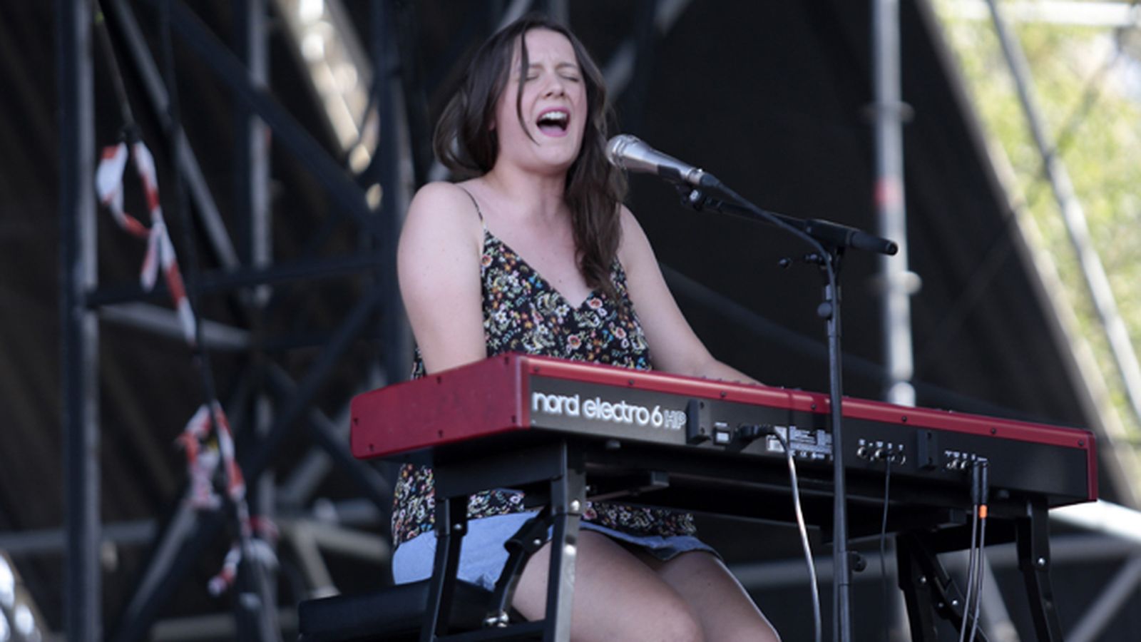 Nina de Juan, cantante de Morgan, durante su actuación.