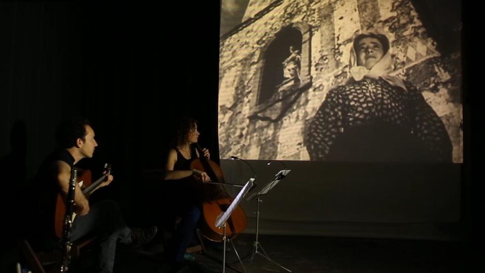 Una sesión del proyecto 'La Filmoteca viaja'