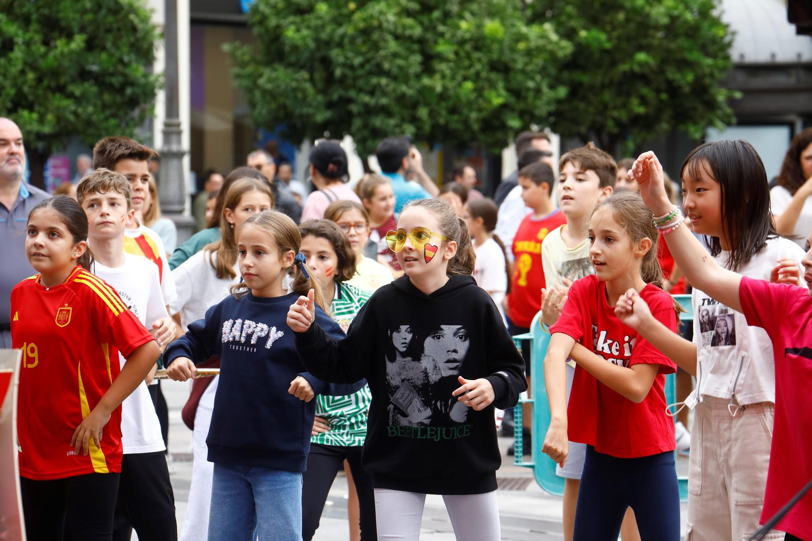 Los colegios de Córdoba disfrutan de la Fan Zone de la selección española, en imágenes
