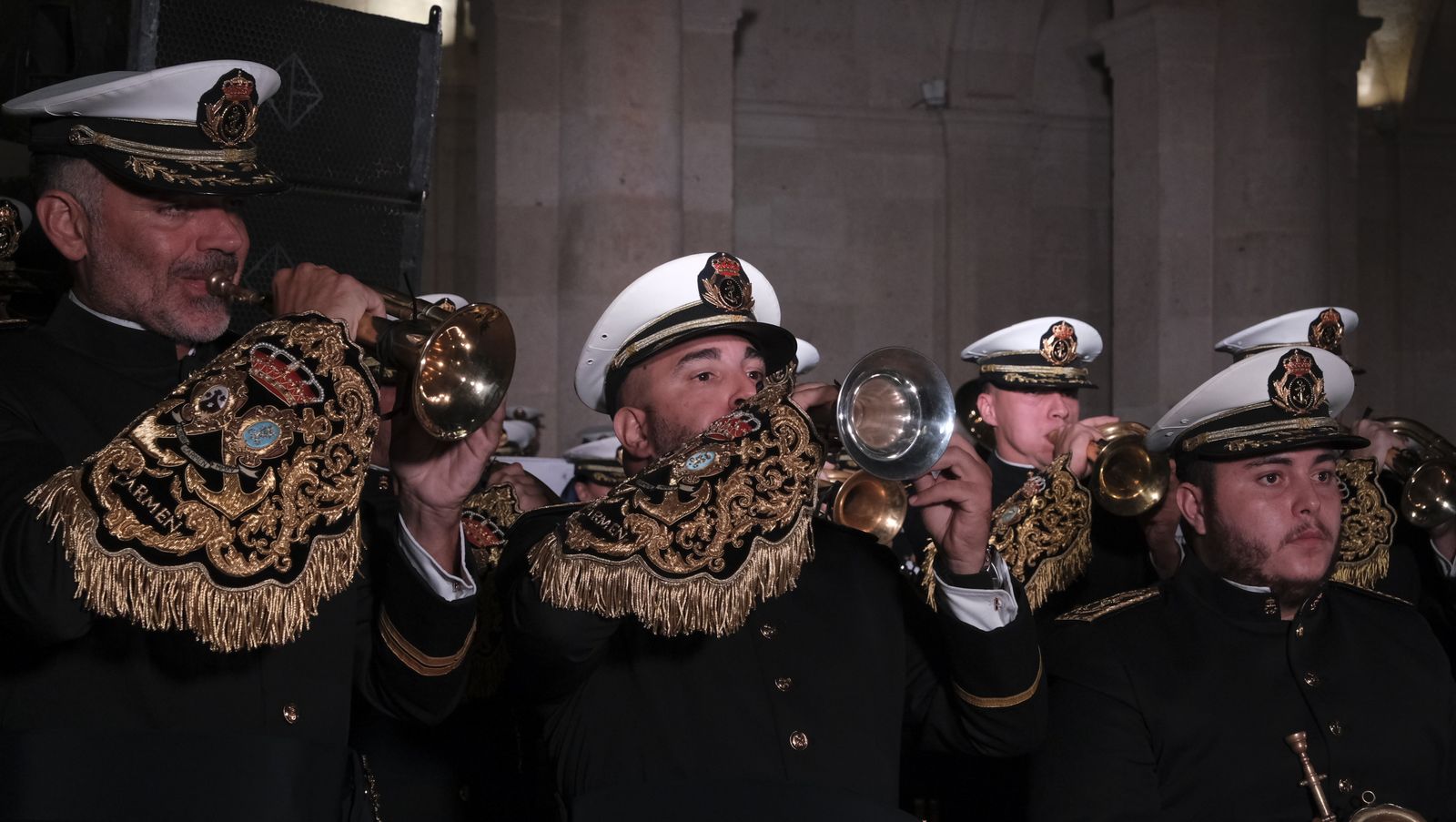 Presentación de Esencia Cofrade, en el Claustro de la Catedral de Almería