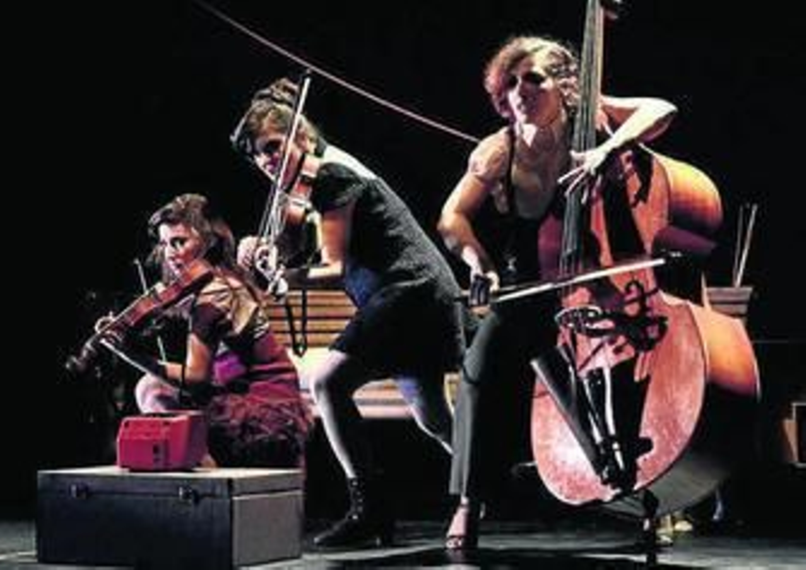 Las tres componentes del grupo The funamviolistas (14 de noviembre).