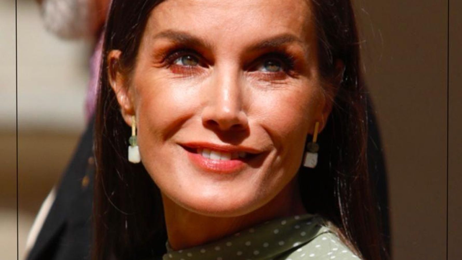 La reina Letizia con los pendientes de la firma Pepe Alba.