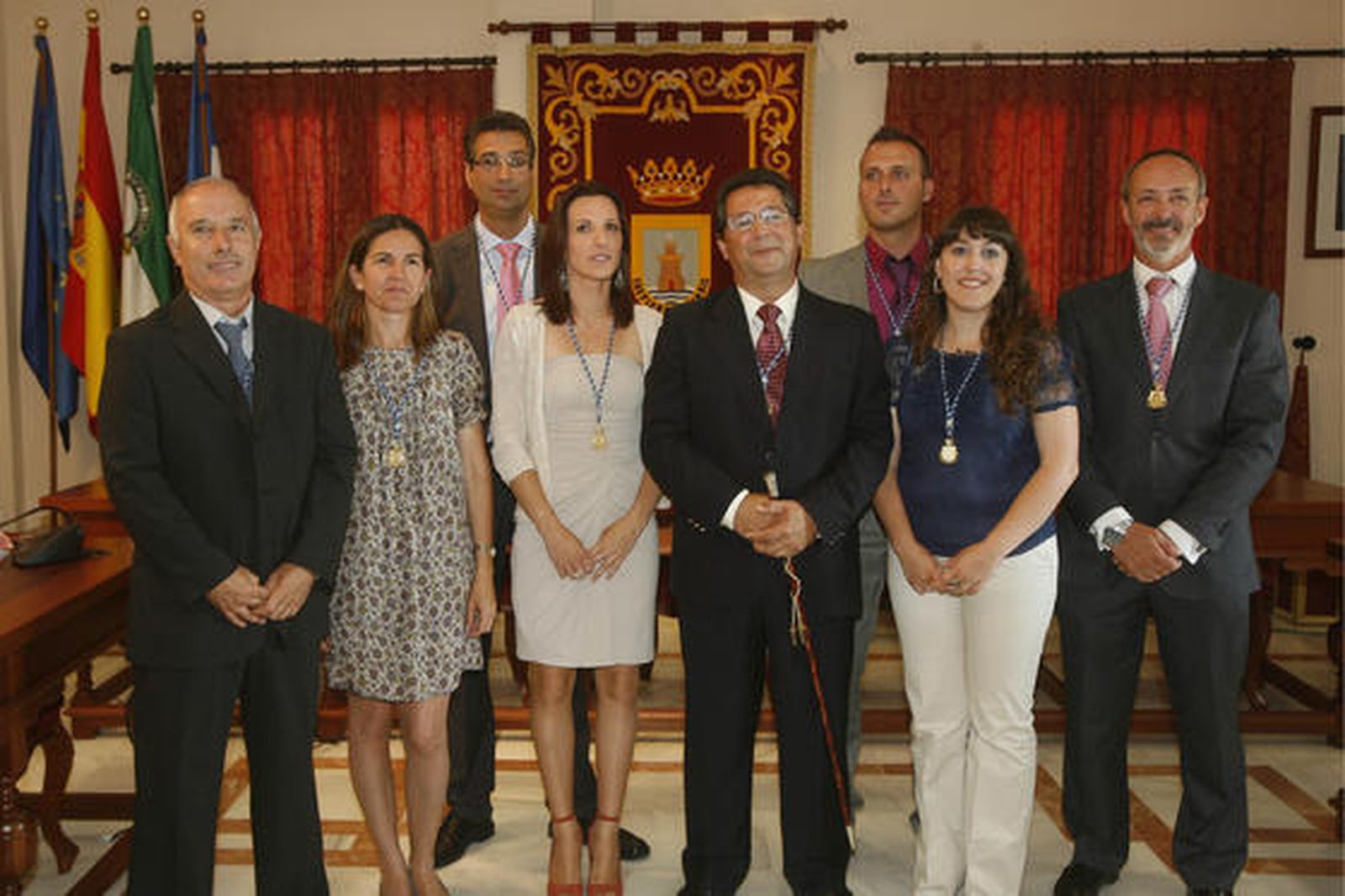 Antonio Peña toma el mando en el Ayuntamiento de Chipiona tras la renuncia de Isabel María Fernández.

Foto: Borja Benjumeda