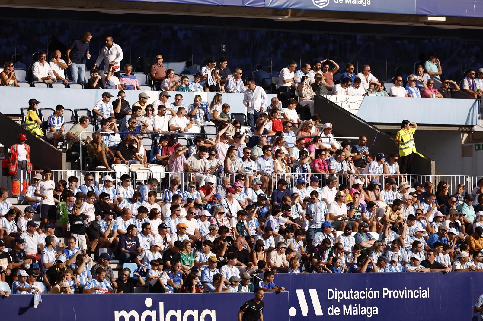 Búscate en las gradas de La Rosaleda durante el Málaga CF-Cádiz