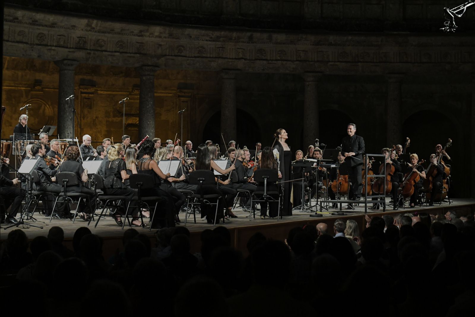La soprano granadina María José Moreno y el barítono malagueño Carlos Álvarez actúan en  el Palacio de Carlos V, en imágenes
