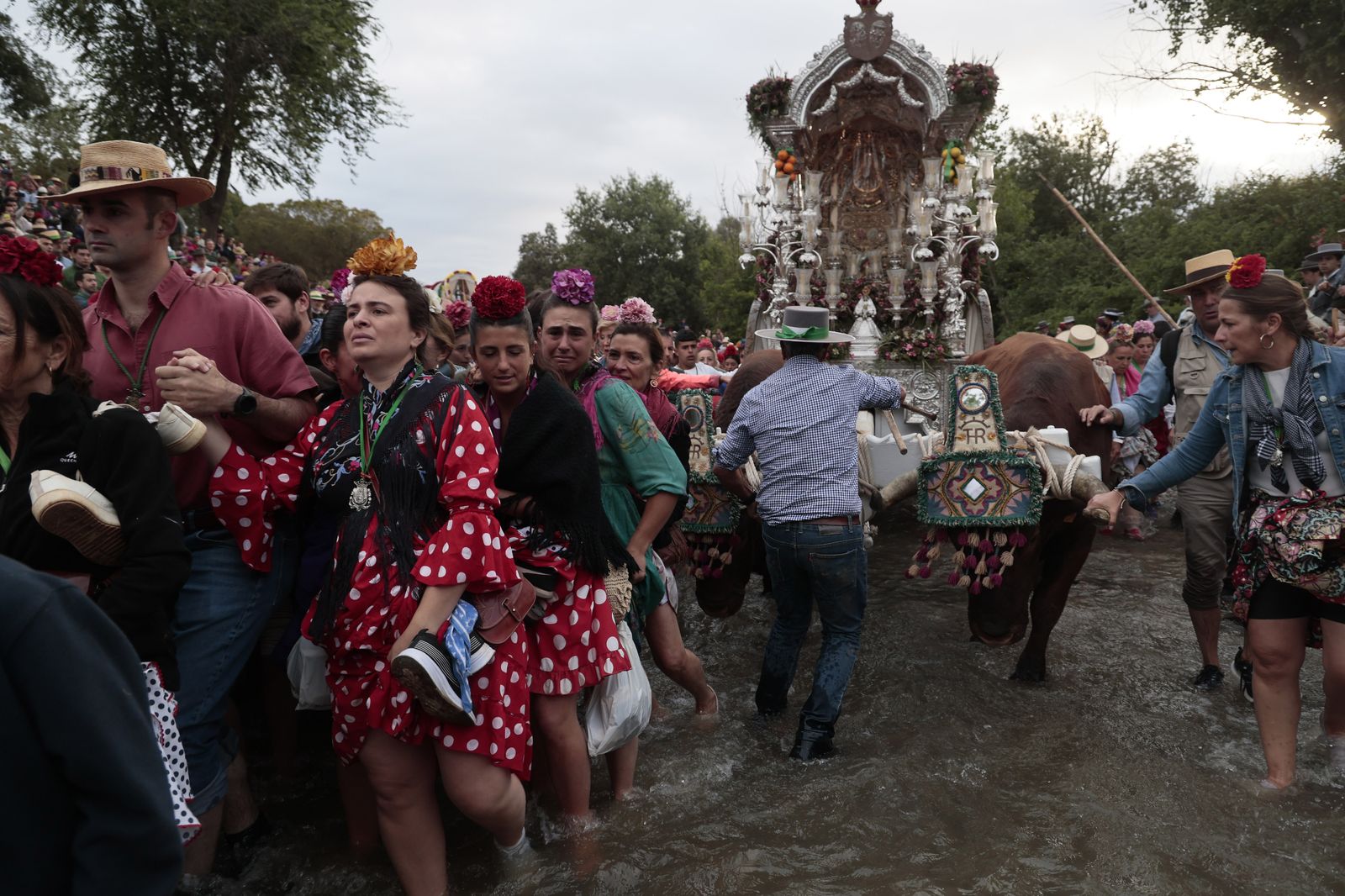 Las mejores imágenes del paso de Sevilla y Triana por el Quema
