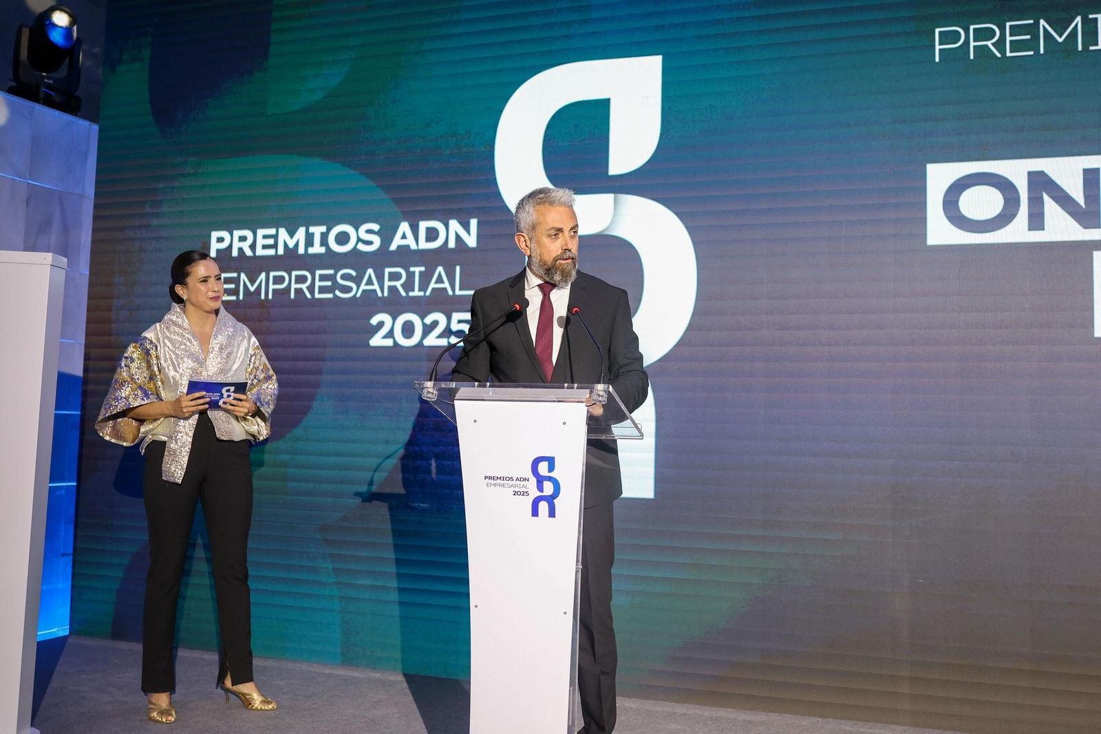 Así ha sido la entrega de los premios ADN Empresarial en Granada, con la presencia de Gerardo Cuerva