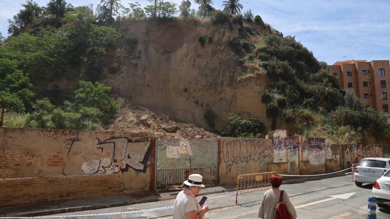 Muro afectado por el derrumbe.