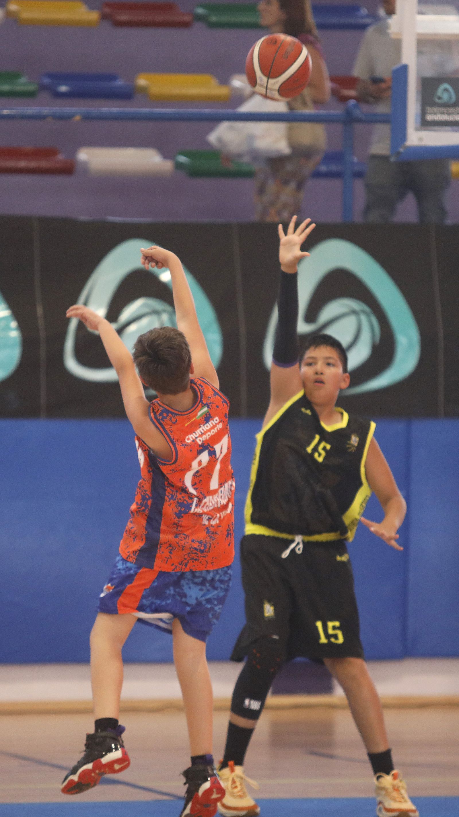 Las fotos de la primera jornada del Cadeba mini-masculino de La Línea