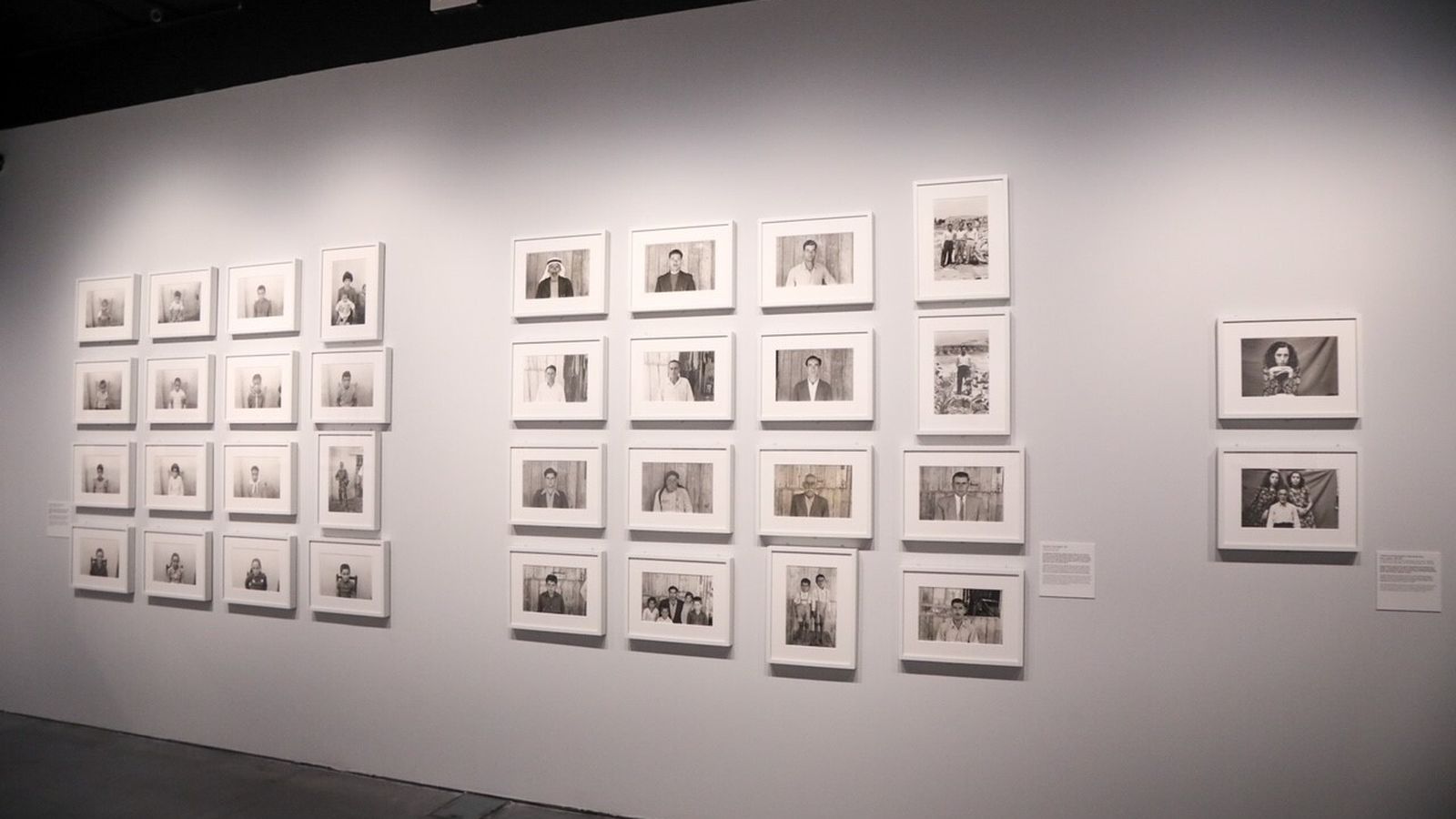 Fotografías del proyecto de Akram Zaatari, en la muestra.